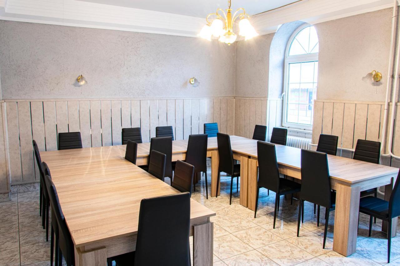 Komplex -Rendezvenytermek-Panzio-Apartman-Irodak- Mateszalka Bagian luar foto