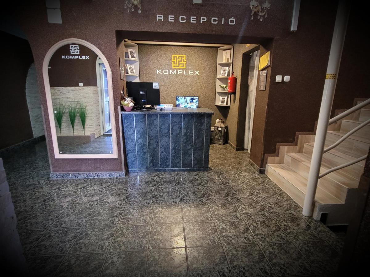 Komplex -Rendezvenytermek-Panzio-Apartman-Irodak- Mateszalka Bagian luar foto